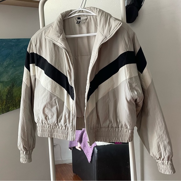 Jacket - Picture 2 of 9